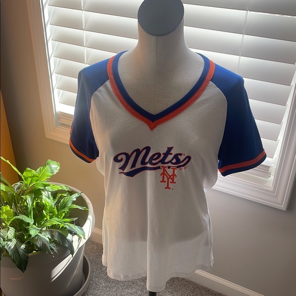 General Merchandise NY Tee white orange blue Mets V-Neck Top New size medium